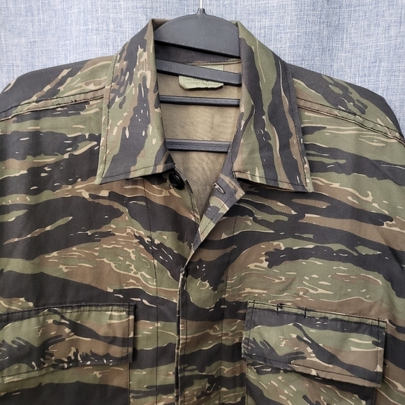 Rothco Tiger Stripe Camouflage Field Jacket BDU Camo Button Men's Small-Reg - Picture 3 of 13